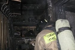 Спасатели МЧС России ликвидировали пожар в частном садовом доме в Яшкинском МО